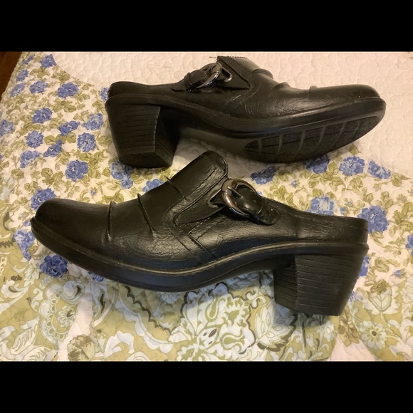 easy street Shoes Black Easy Street Clogs Poshmark